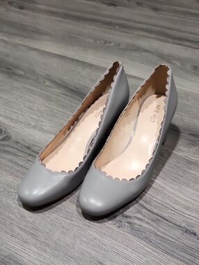 Nine West Gray Scalloped FinnleyO Block Heels